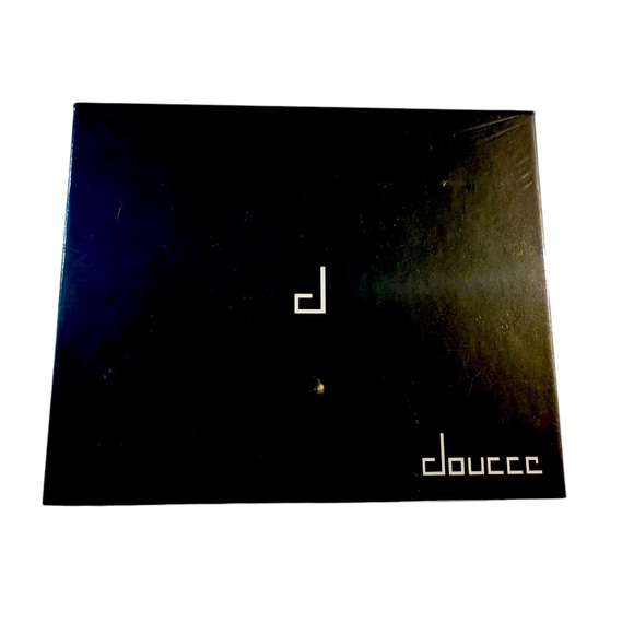 Doucce Eyeshadow Palette – Brand New in Plastic Wrap - Picture 1 of 1